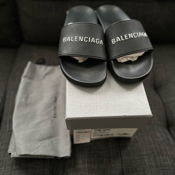 BALENCIAGA POOL SLIDES - Picture 5 of 5